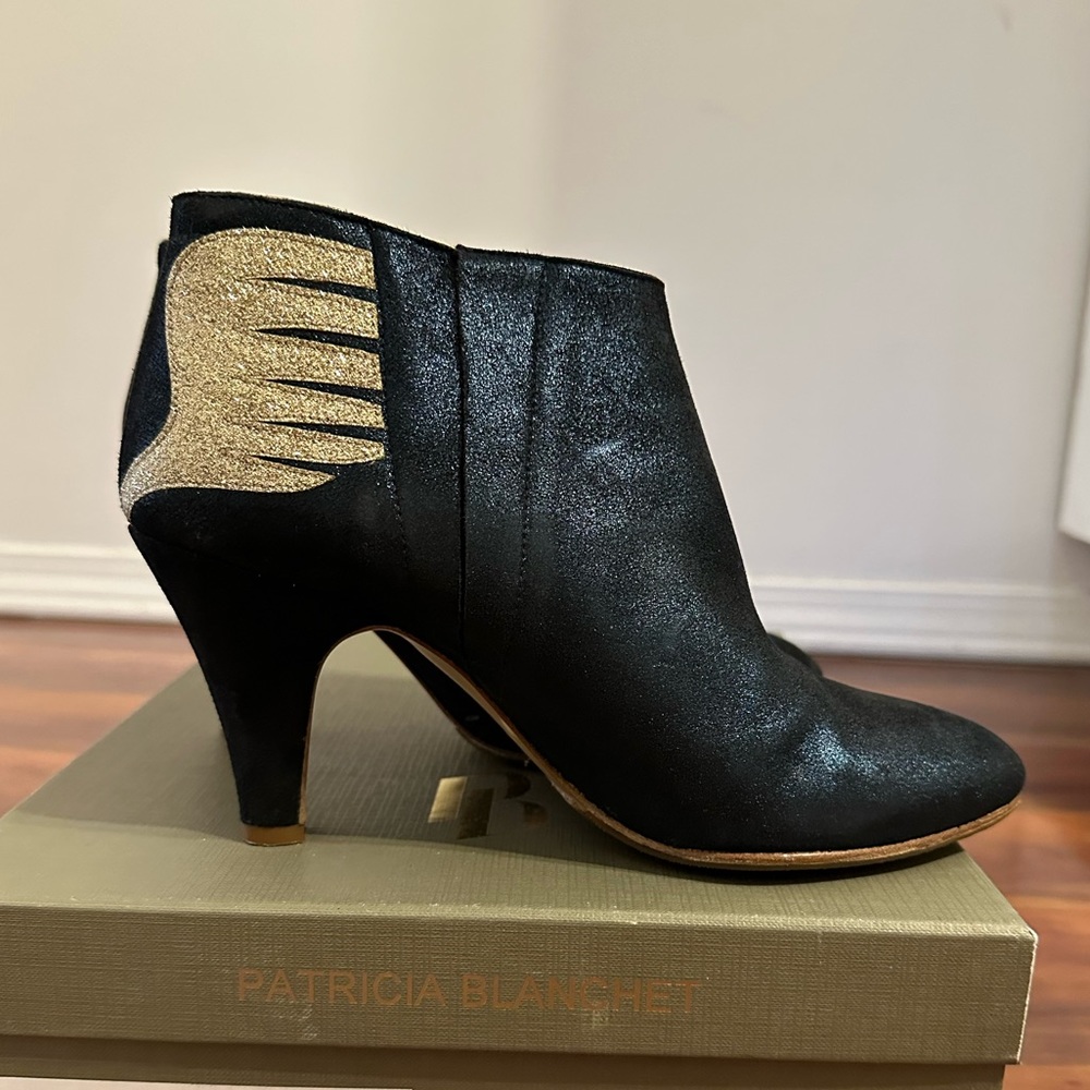 Patricia Blanchet metallic navy suede ankle boots - size 38 Fr / 7 US